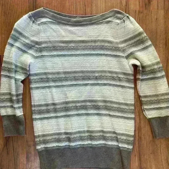 Women’s XS The Limited pullover sweater - Picture 1 of 3